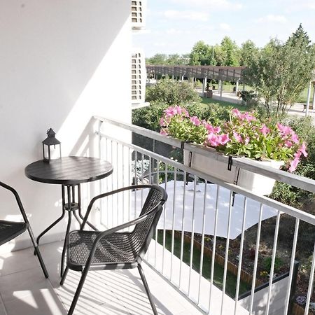 Apartmanovy Dum Na Kolonade Леднице Екстериор снимка