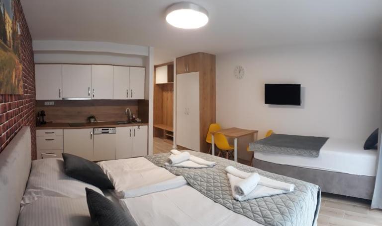 Apartmanovy Dum Na Kolonade Леднице Екстериор снимка