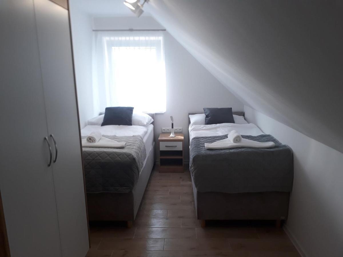 Apartmanovy Dum Na Kolonade Леднице Екстериор снимка