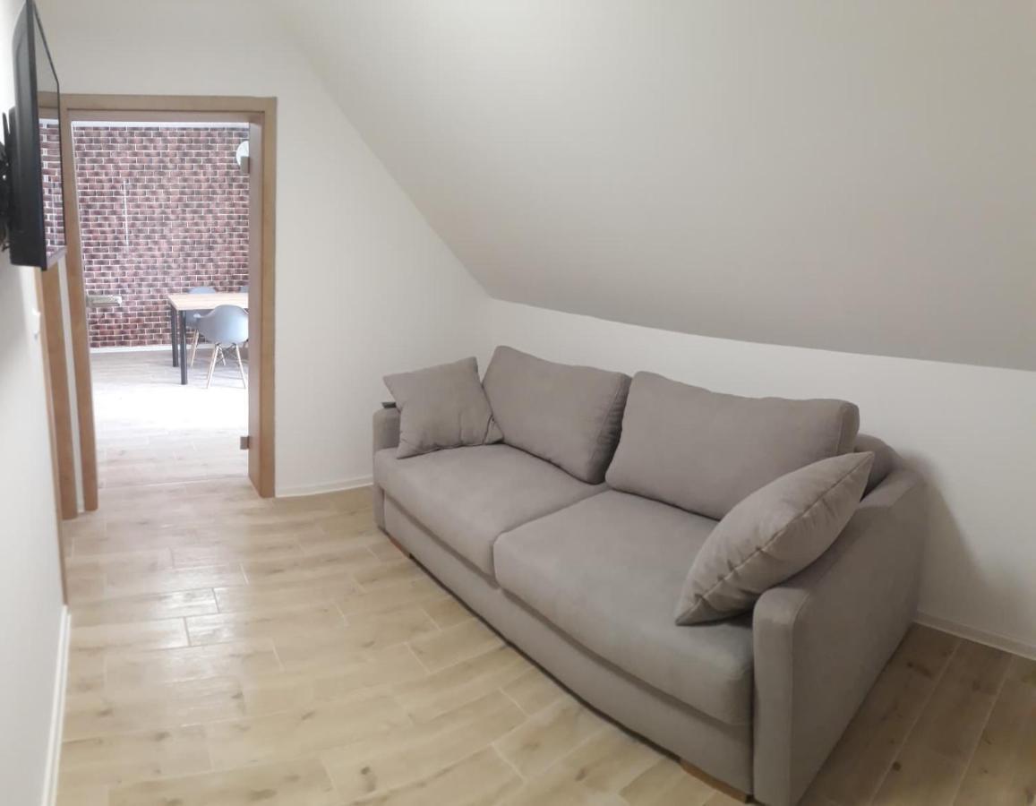 Apartmanovy Dum Na Kolonade Леднице Екстериор снимка