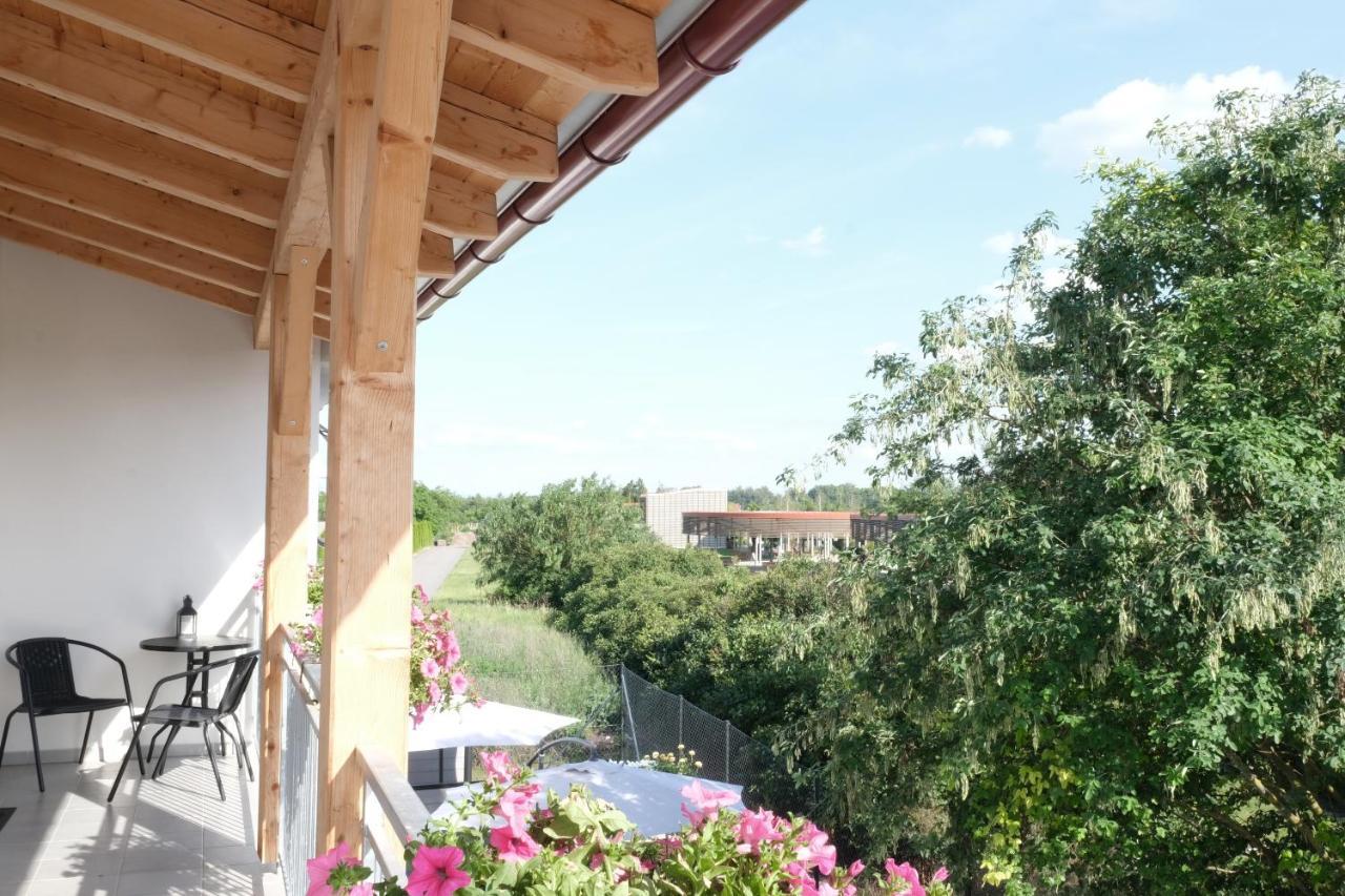 Apartmanovy Dum Na Kolonade Леднице Екстериор снимка