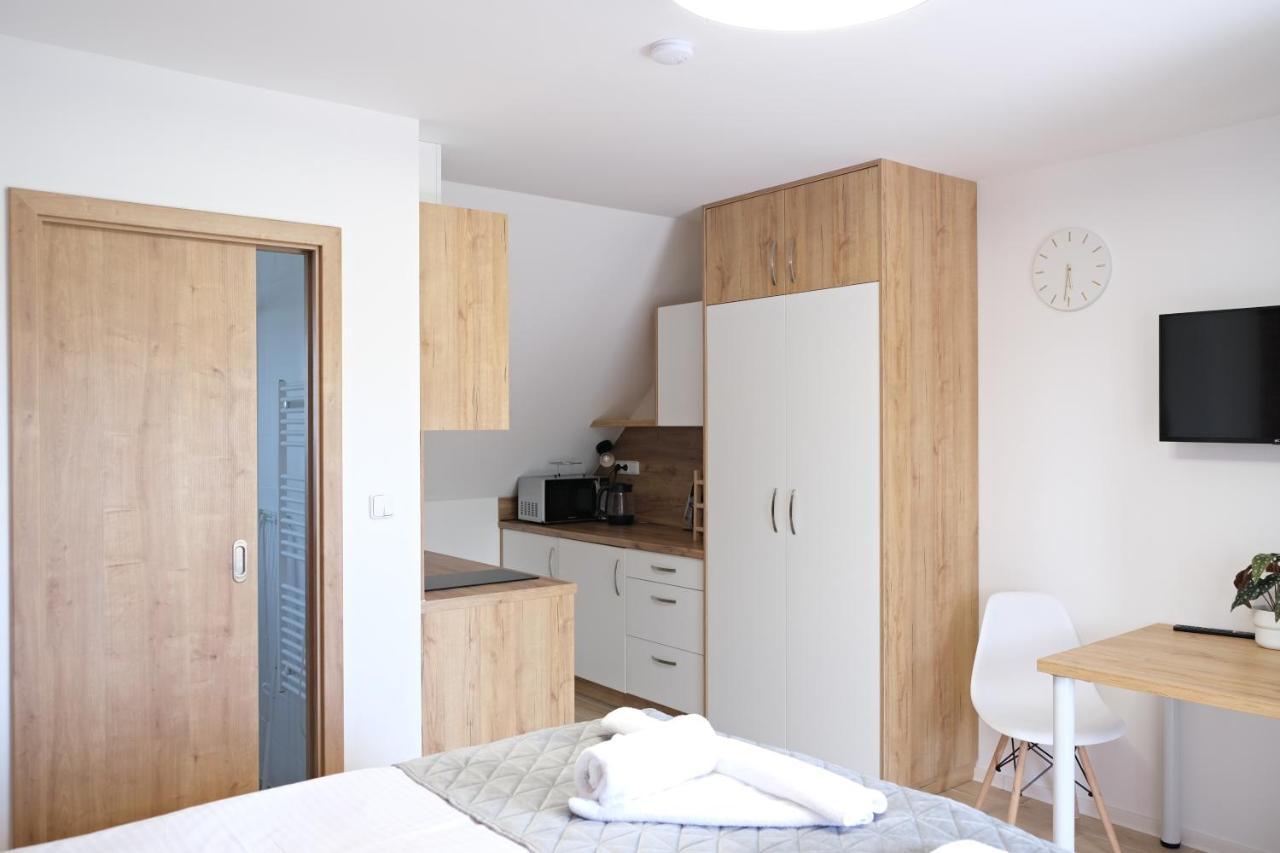 Apartmanovy Dum Na Kolonade Леднице Екстериор снимка